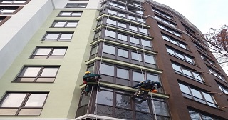 Установка крыши на балкон Псков цена от 1017 руб. м/2.